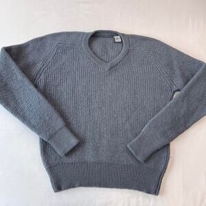 Gray vintage 70s wool knit sweater V-Neck  Women’s size Large